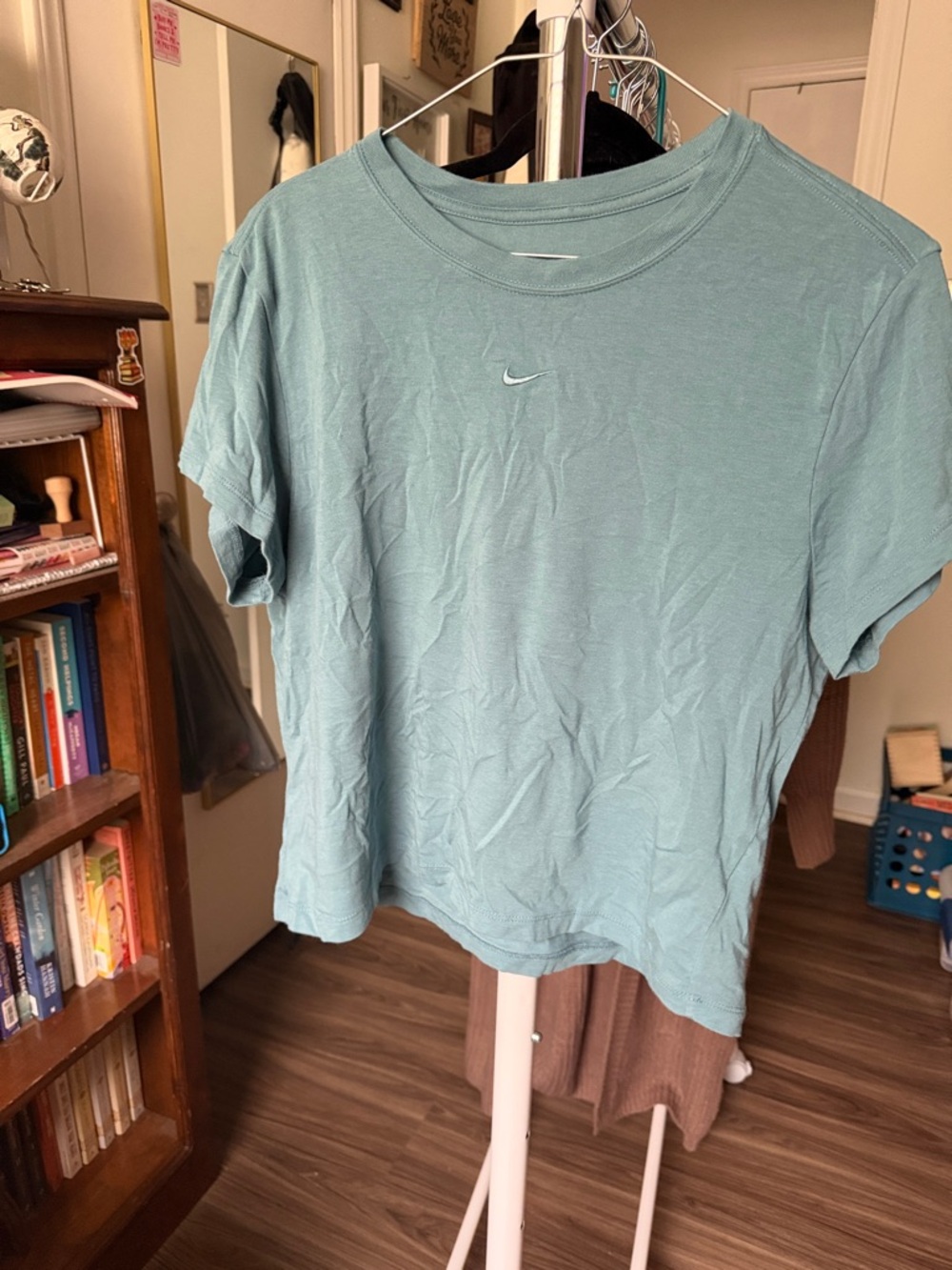 Nike Women's Short Sleeve Crew Tee in Seafoam